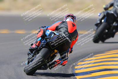 media/Oct-08-2022-SoCal Trackdays (Sat) [[1fc3beec89]]/Turn 11 Backside (1145am)/